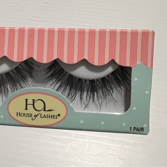 House of Lashes Black Lashes Temptress Wispy Adhesive - Picture 3 of 4